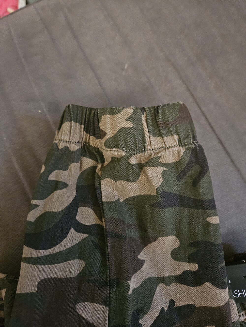Fashion Nova Camo Cargo Pants Size L - Picture 7 of 7